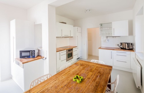 Innenstadt Apartamento | SecondHome Stuttgart: 2 very nice vacation apartments in Esslingen for up to 17 pers