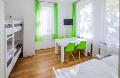 Innenstadt Apartamento | SecondHome Stuttgart - Moderne große Wohnungen nahe der hist Altstadt von Esslingen aN - versch Größen 8 - 11 - 19 Betten