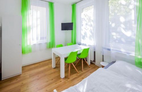 Innenstadt Apartamento | SecondHome Stuttgart - Moderne große Wohnungen nahe der hist Altstadt von Esslingen aN - versch Größen 8 - 11 - 19 Betten