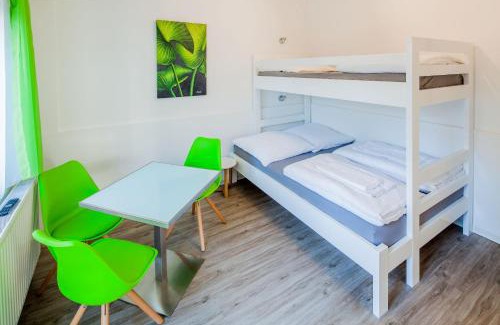 Innenstadt Apartamento | SecondHome Stuttgart - Moderne große Wohnungen nahe der hist Altstadt von Esslingen aN - versch Größen 8 - 11 - 19 Betten