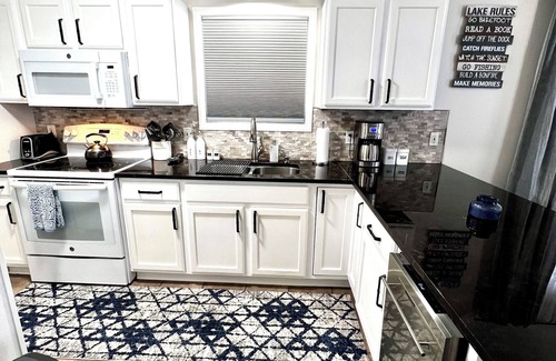 Alger Casa | Secord Lake Private Wooded Luxury Retreat