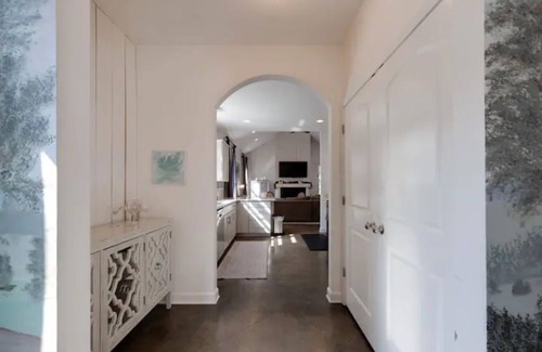 East Midtown Casa | Secret Garden of Memphis LLC