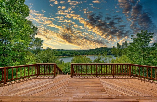 Eagle Rock Casa | SECRET LAKE HIDEAWAY