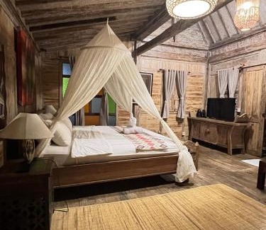 Bukit Casa | Secret Wooden Cabin - Lilac Suite