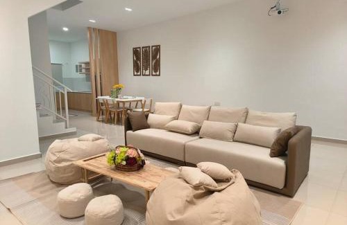 Malacca City Casa | SecreteGarden627 3 storey 5r4b PartyHome 12-20pax