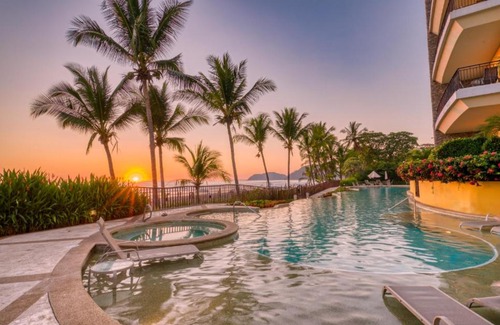 Jacó Hotel | SecretJaco - Luxury Beach Front Penthouse with Pool & Jacuzzi