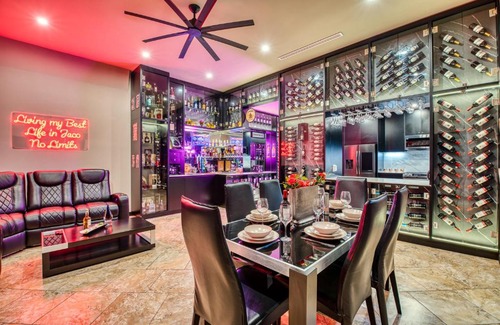 Jacó Hotel | SecretJaco - Luxury Beach Front Penthouse with Pool & Jacuzzi