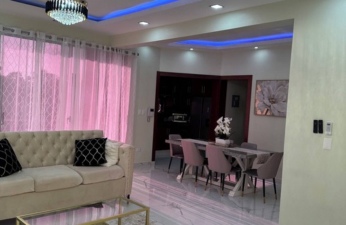 Tenares Apartamento | Secure and quiet 3-bedrooms apartment with AC in a gated community in Tenares.