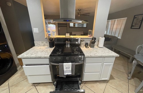 North Las Vegas Casa | SECURE FAMILY HOME/ VACATION/ WORK SPACE ECT.