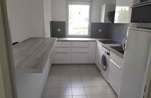 Beziers Apartamento | Secure residence with swimming pool