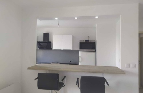 Beziers Apartamento | Secure residence with swimming pool