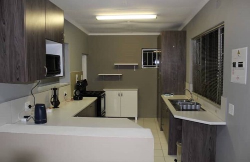 Krugersdorp Apartamento | Secure Self-Catered Apartment With Pool