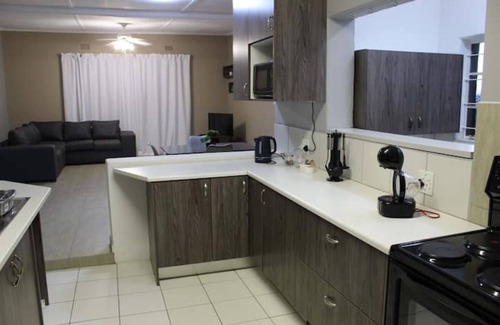Krugersdorp Apartamento | Secure Self-Catered Apartment With Pool