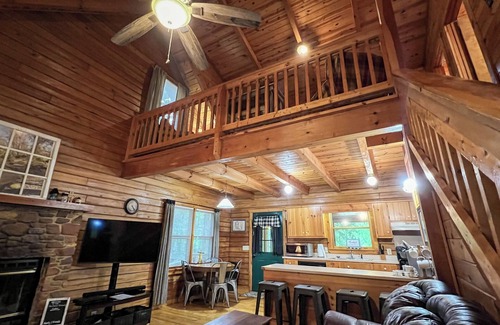 Warm Springs Cabina | Southern Serenity - Peaceful cabin minutes to Callaway Gardens. Pet-friendly!