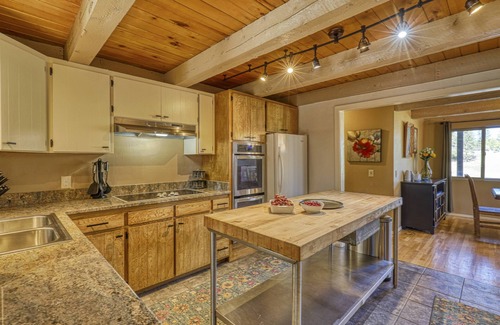 Pagosa Springs Cabina | See Fall's Changing Colors! Secluded Cabin: Hot Tub, Pet-Friendly, Stunning Views, Starlink Wifi