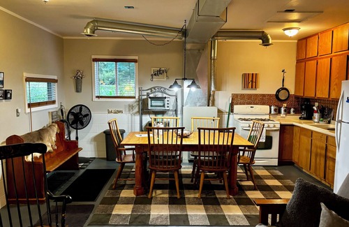 Spooner Cabina | Booking for Fall - Odie's Cabin - A Northwoods Get Away