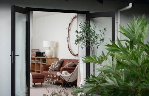 Wairau Valley Apartamento | Seedlings - at Verve flower farm
