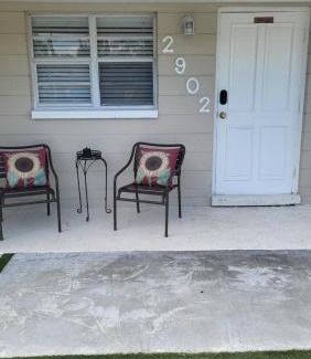 Bearss Plaza Apartamento | Seeing Busch Gardens from two apartments