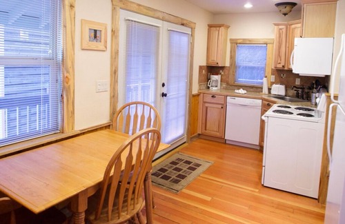 Estes Park Cabaña | Seeking a cozy escape in the heart of the Rockies? Look no further!