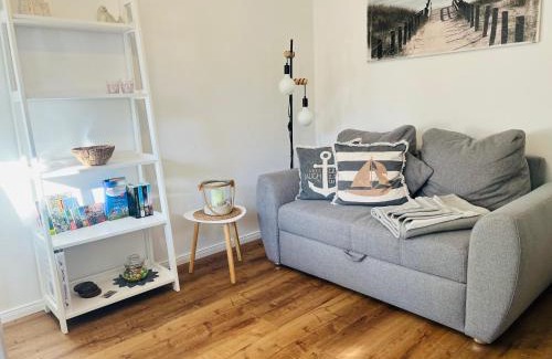 Schoenhagen Apartamento | SeeLund - Meeresrauschen lauschen - ruhiges sonniges Apartment mit Garten und Terrasse nahe Strand und Ostsee