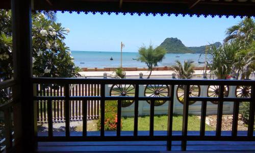 Prachuap Khiri Khan Casa | SeeSea Thai wooden house on beachfront