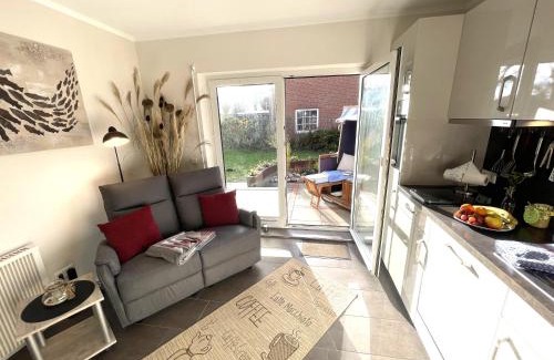 Schoenhagen Apartamento | SEGELund - Zeit für uns- ruhige und sonnige Ferienwohnung mit Terrasse und Garten nahe Strand und Ostsee