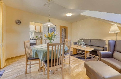 Spiegelau Apartamento | Apartamento muy privado "Rachel" con cocina totalmente equipada y balcón.