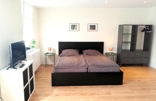 Brueck Apartamento | Sehr schöne Wohnung in Köln-Brück mit eigenem Parkplatz