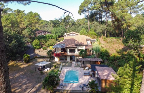 Le Penon Villa | Tranquilidad en el bosque: ¡escapa de tu loca vida y relájate!