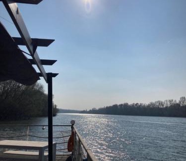Vaux-sur-Seine Casa | SeineHouse - Maison flottante (HouseBoat) - Séjour magique sur l'eau