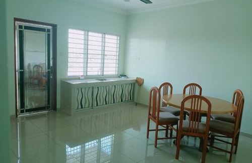 Sekinchan Casa | Sekinchan 71 Landed PaddyView House 16pax Wifi