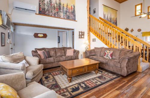 Yosemite Forks Casa | Selah Cabin- Dog Friendly/BBQ/Level 2 EV Charger