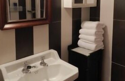 Avinyonet de Puigventos Cabaña | Casa rural (alquiler íntegro) Can Barraca para 5 personas