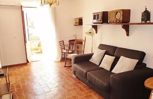 Avinyonet de Puigventos Cabaña | Casa rural (alquiler íntegro) Can Barraca para 5 personas