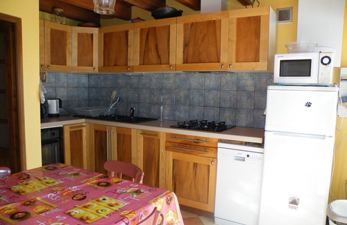Bagneres-de-Bigorre Casa | Casa unifamiliar en gran parcela, vista a la montaña sin vecinos, muy tranquila