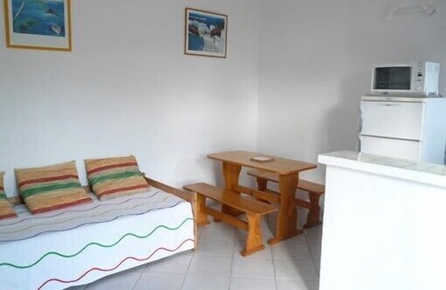Monacia-d'Aullene Apartamento | Estudio independiente en pueblo tranquilo, con vistas al mar