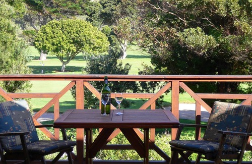 Westlake Apartamento | Apartamento independiente con balcón, vistas al campo de golf y a las montañas.