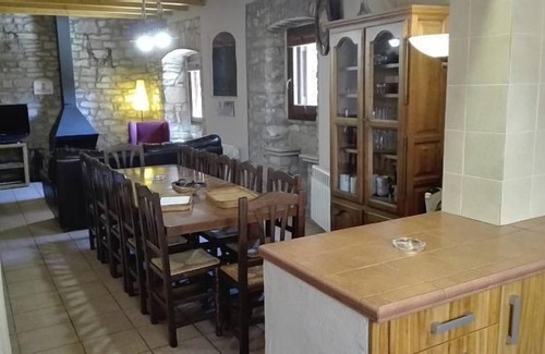 Montfalco Murallat Cabaña | Casa rural (alquiler íntegro) Cal Gomà para 14 personas