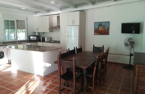 Ronda Cabaña | Casa rural (alquiler íntegro) La Maestra para 6 personas más 1 adicional.