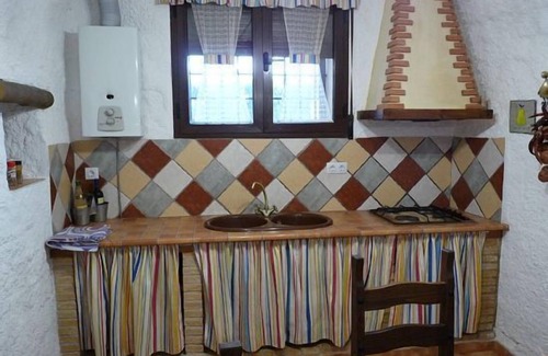 Cullar Cabaña | Cueva El Monteron, capacidad para 12 personas. Ideal para grupos.