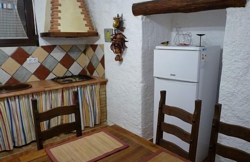 Cullar Cabaña | Cueva El Monteron, capacidad para 12 personas. Ideal para grupos.