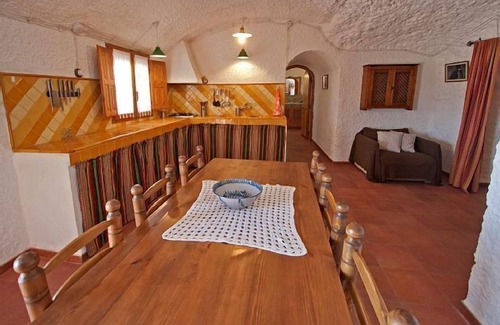 Gorafe Cabaña | Cueva el Alcaraván de 2 a 5 personas ( Alquiler integro )