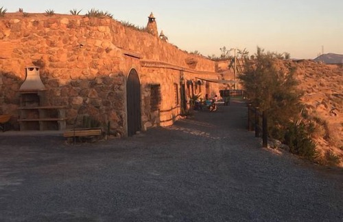 Gorafe Cabaña | Cueva el Alcaraván de 2 a 5 personas ( Alquiler integro )