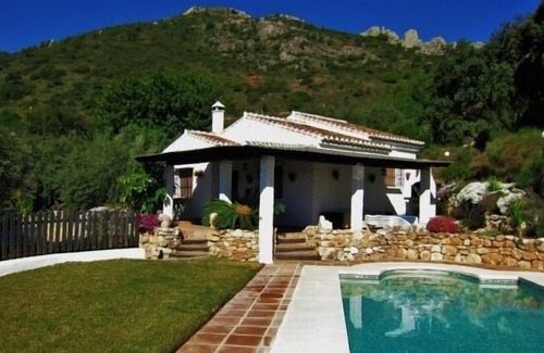 Alora Cabaña | Casa rural (alquiler íntegro) El Chorro Villas para 4 personas