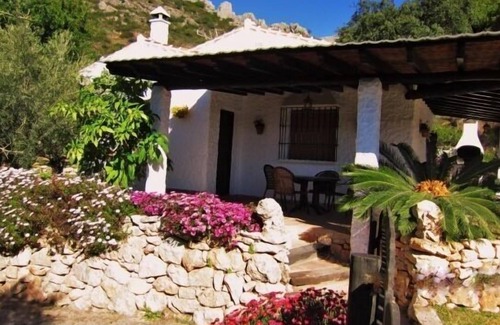 Alora Cabaña | Casa rural (alquiler íntegro) El Chorro Villas para 4 personas