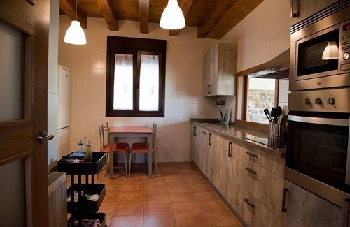 Urraul Bajo Cabaña | Casa rural (alquiler íntegro) El Torreón de la Bruna para 16 personas
