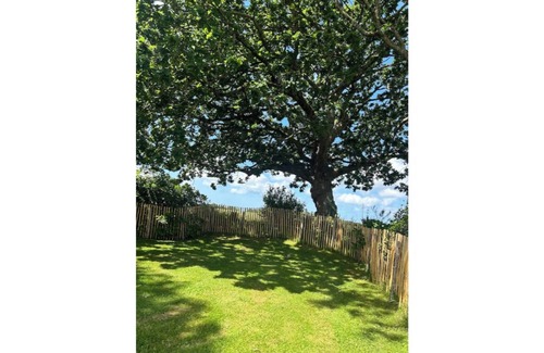 Ploneour-Lanvern Casa | Self-catering cottage near Bigouden beaches. Pets welcome