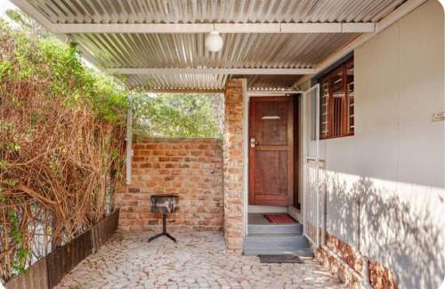 Oudtshoorn Apartamento | Self-catering Garden Cottage