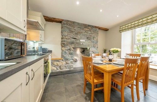 Dyffryn Ardudwy Cabaña | Self Catering Accommodation on a Working Farm | Faeldre