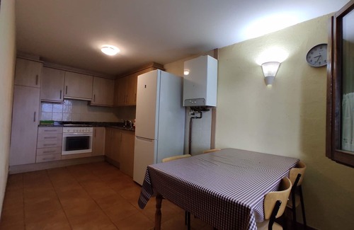 Rocabruna Cabaña | ⭐Casa rural acogedora en plena naturaleza de l'Alta Garrotxa⭐BBQ/ WIFI/Jardín